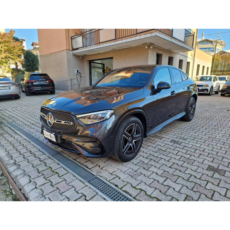 Mercedes-Benz GLC COUPE 200 AMG line